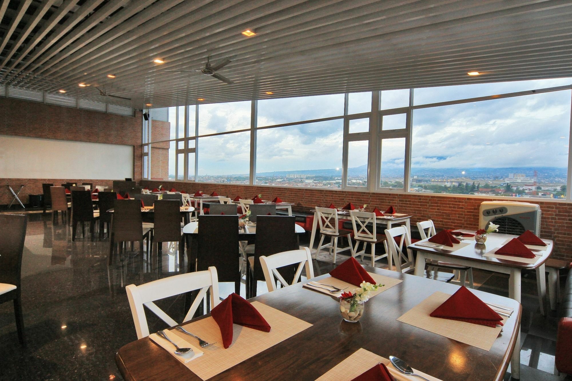 West Point Hotel Bandung Luaran gambar